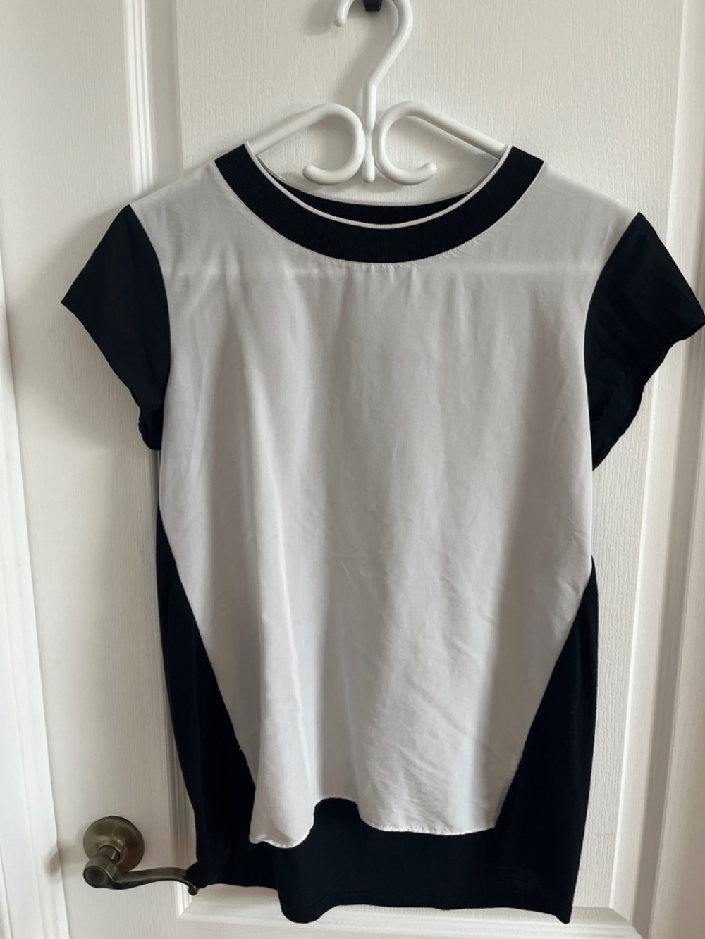 Jones New York Black and White Short Sleeve Contrast Tee